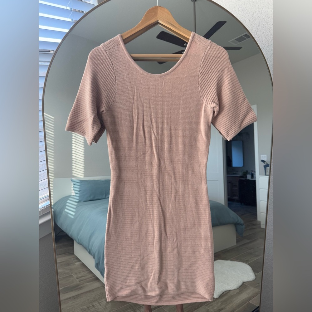 🛎️ Clearance Guess Rose Color Women Midi Dress Size L